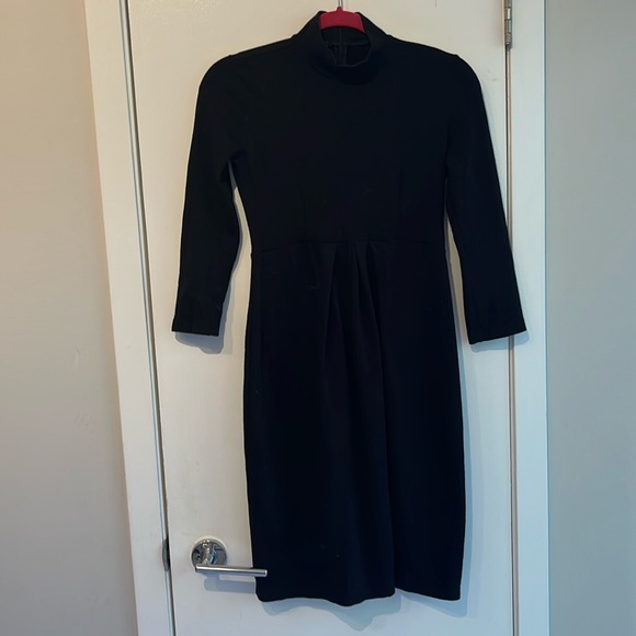 Sz 4 maternity - Beautiful black mock turtle neck dress. - Isabella Oliver - Picture 1 of 4
